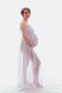 Femme enceinte de profil